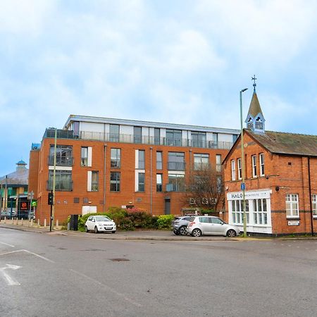 The Regency Suite - Modern 2-Bed 1-Bath Apartment Chertsey Esterno foto