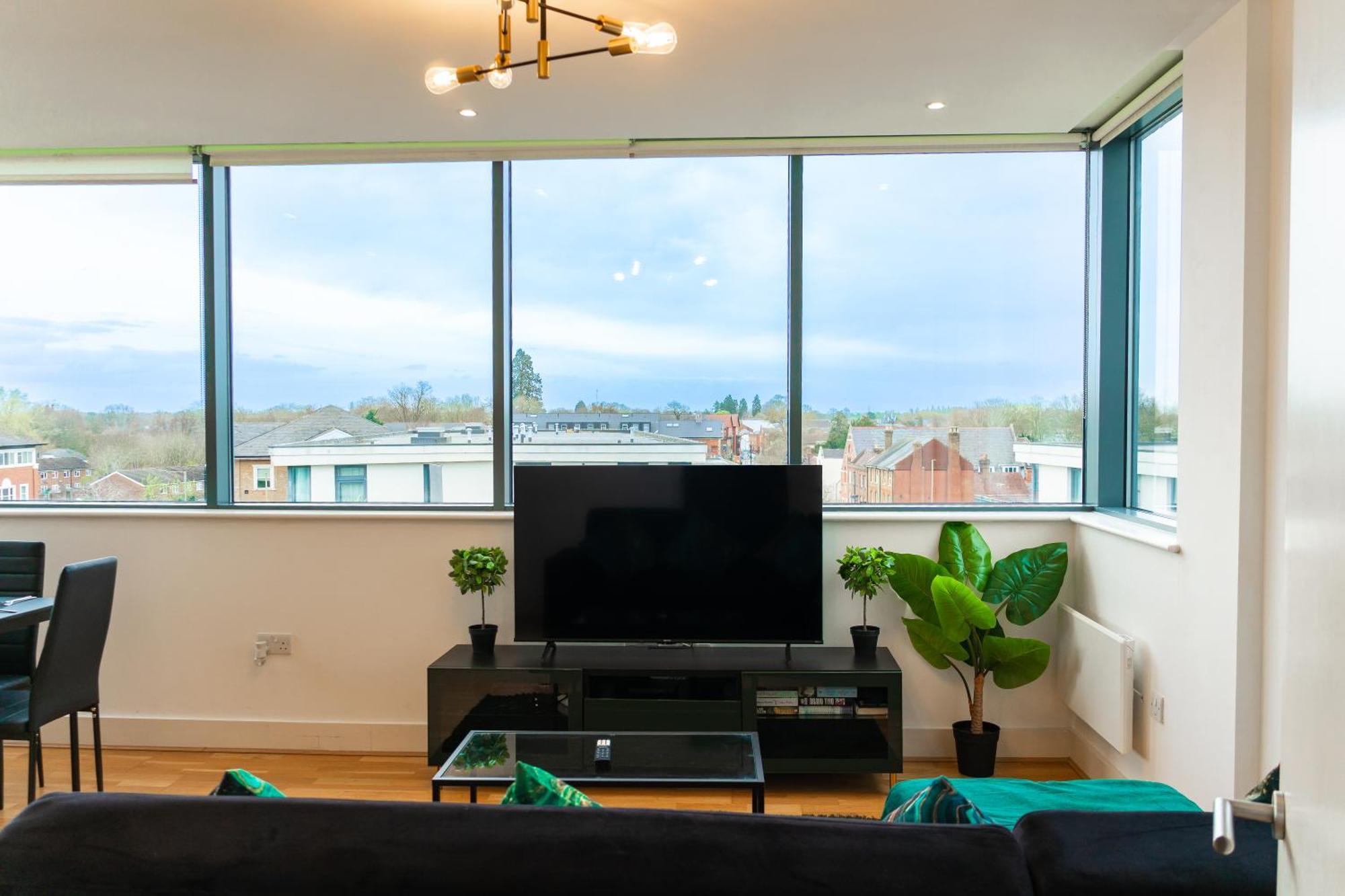 The Regency Suite - Modern 2-Bed 1-Bath Apartment Chertsey Esterno foto
