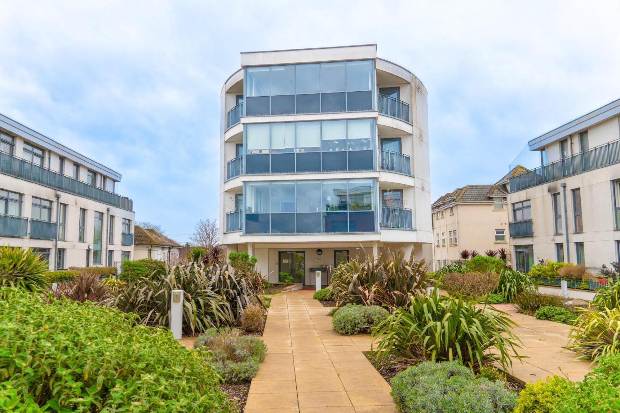 The Regency Suite - Modern 2-Bed 1-Bath Apartment Chertsey Esterno foto